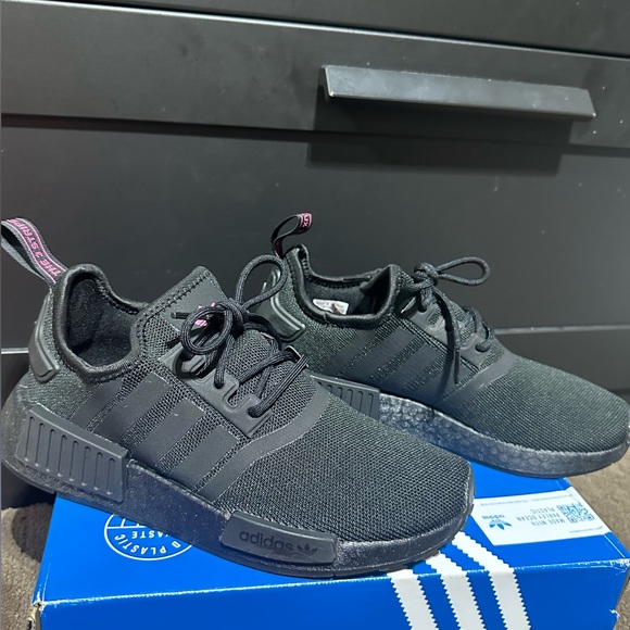 NEW WITH BOX! Adidas NMD R1 Primeblue All Black Womens Shoes size 5.5 - Picture 13 of 14